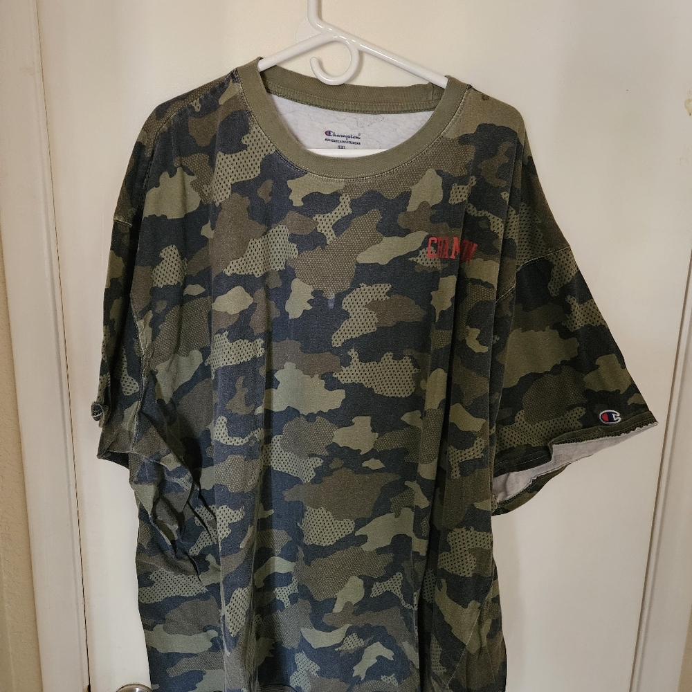 Very cool camo champion t shirt
